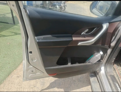 Mahindra XUV500 W8 Diesel (2015) | 3rd Owner | 1.81 Lakh KM